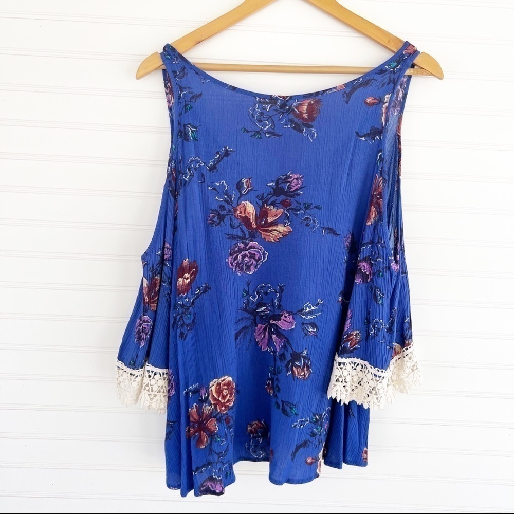 Xhilaration floral cold Shoulder top Size Large - Picture 3 of 7